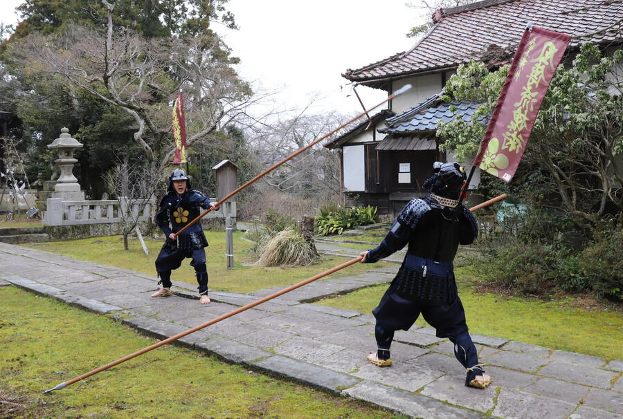 銀杏が色づく大聖寺の町家